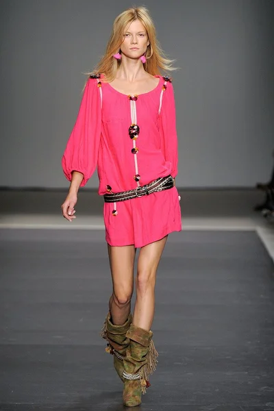 Look 14